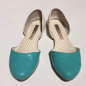 Aqua Flats | Robins | By But another innocent tale